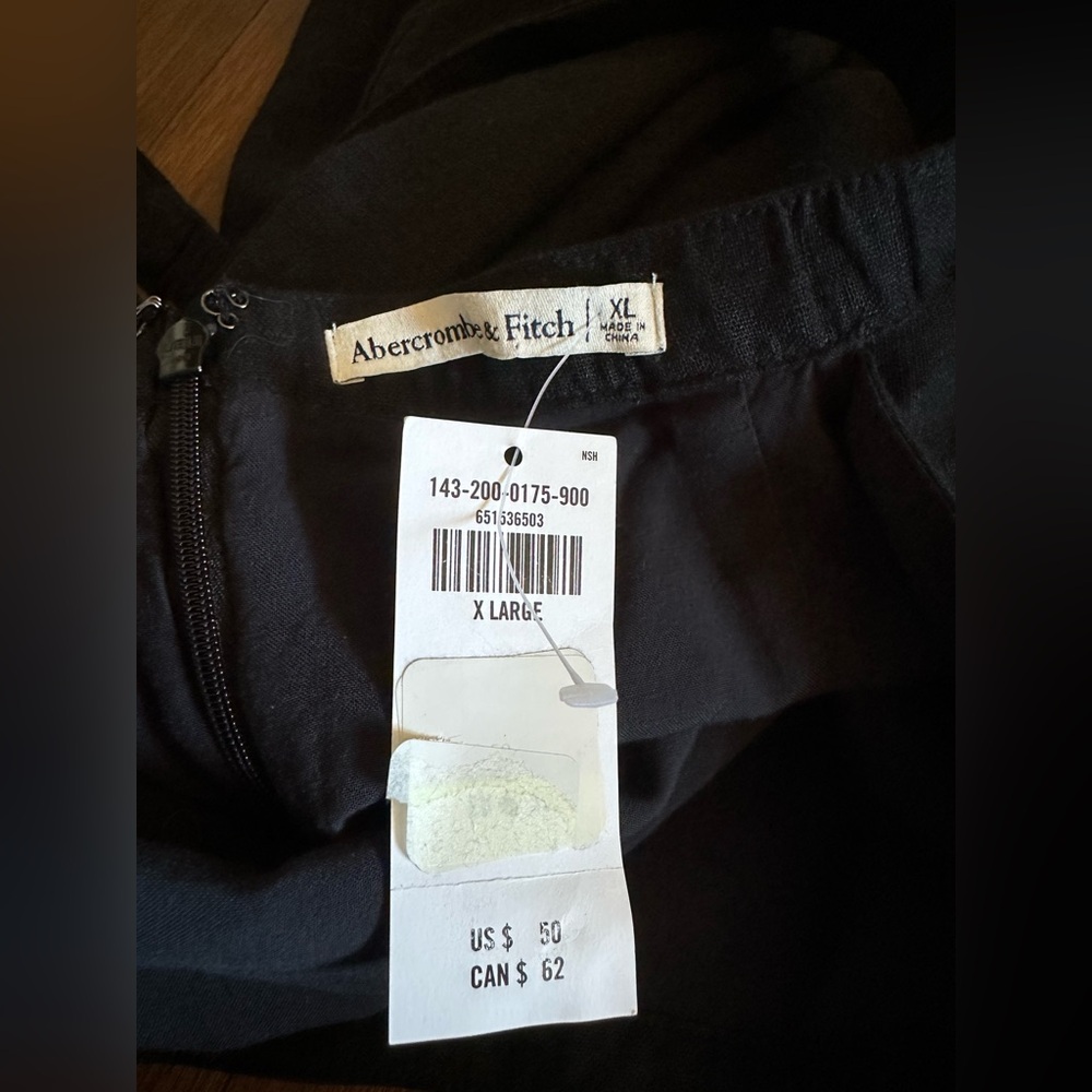 NWT Abercrombie and fitch black criss cross front black tank blouse size XL - Picture 3 of 6